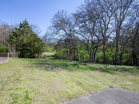 5th image of 227 Spero Rd