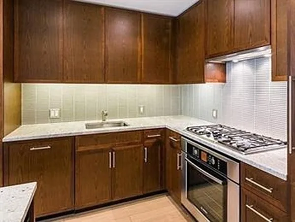 580 Washington St #501 — Photo 8