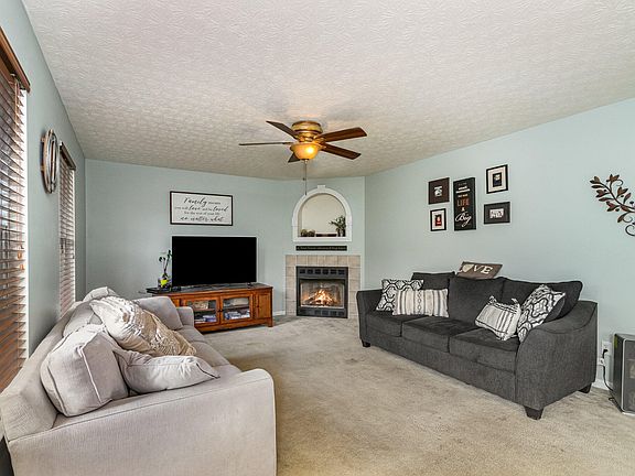 3rd image of 274 Veneto Dr