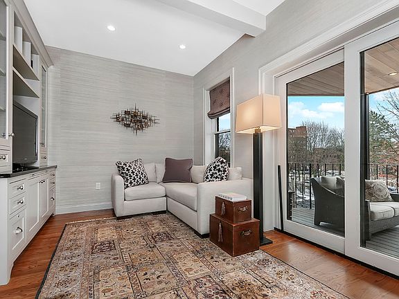 Den / Third Bedroom