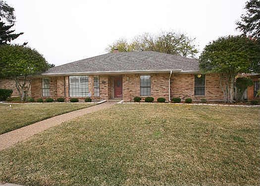 1st image of 2403 Primrose Dr