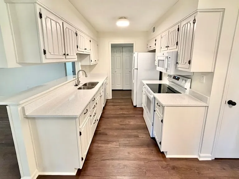 5673 Longacre Ave — Photo 4