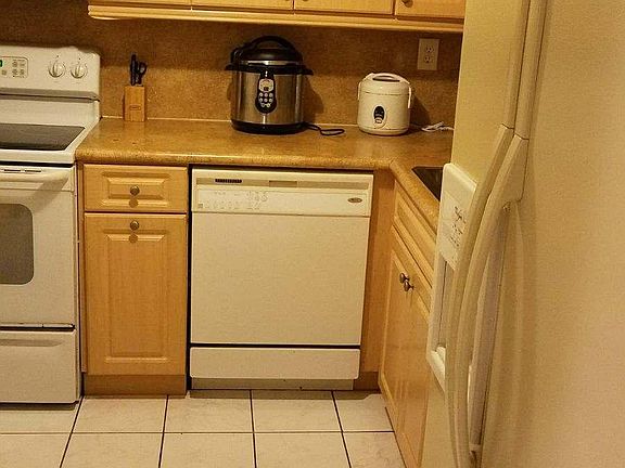 4th image of 210 172nd St APT 237