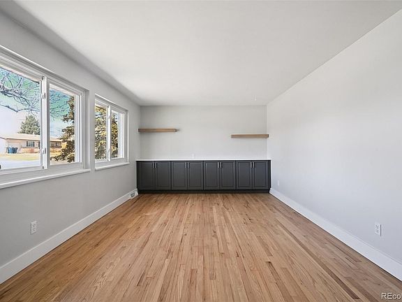 4th image of 846 Oak Street