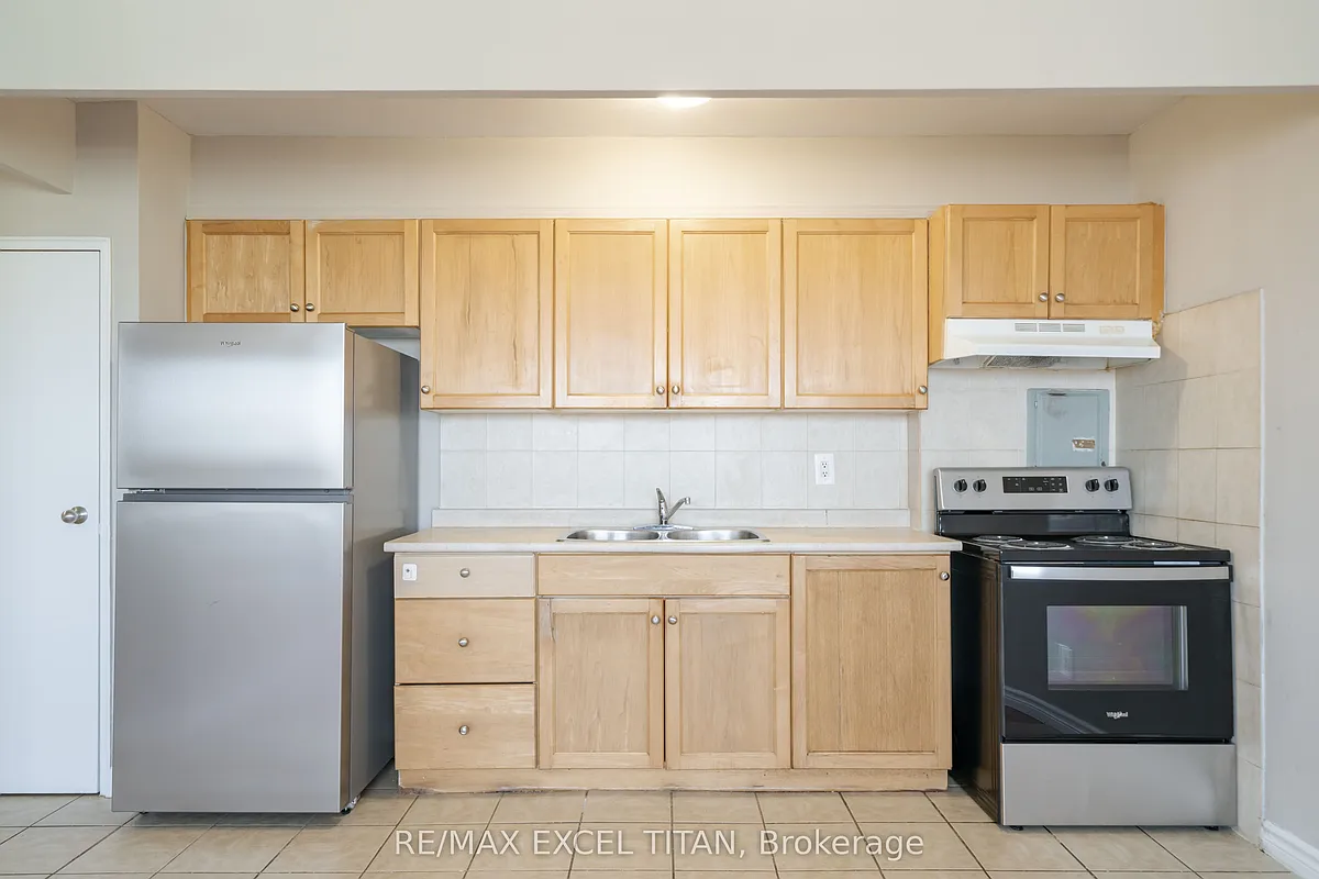 Building Photo - 468 Ottawa St N #419-B