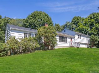 27 Pheasant Ln, Norwalk, CT 06854