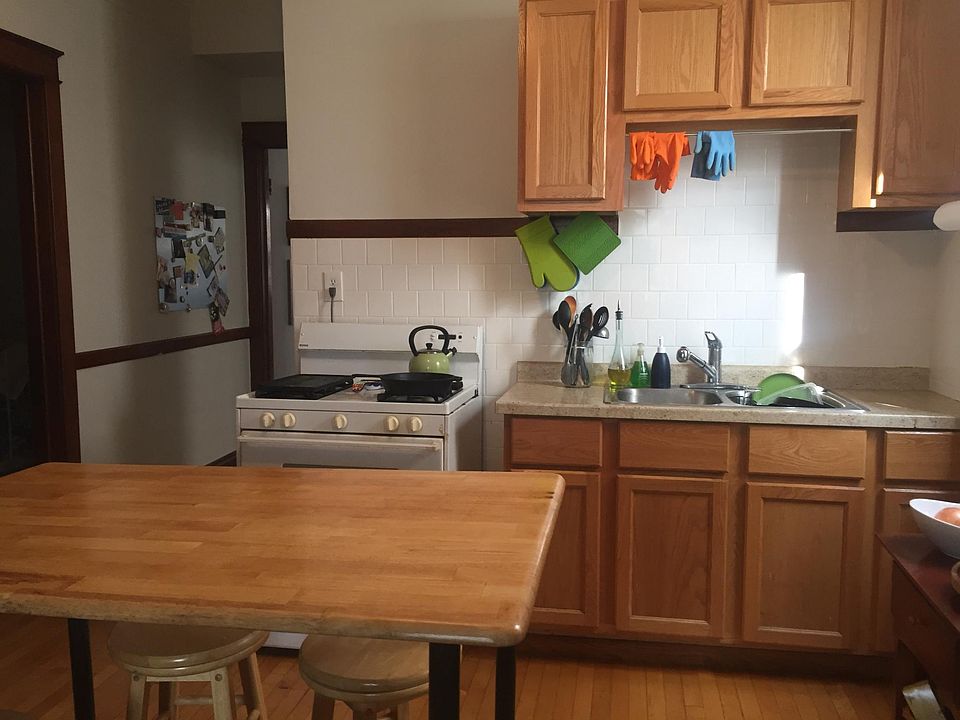 1st image of 2347 W Walton St #1