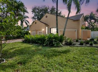 8330 SW 12th St, Pembroke Pines, FL 33025