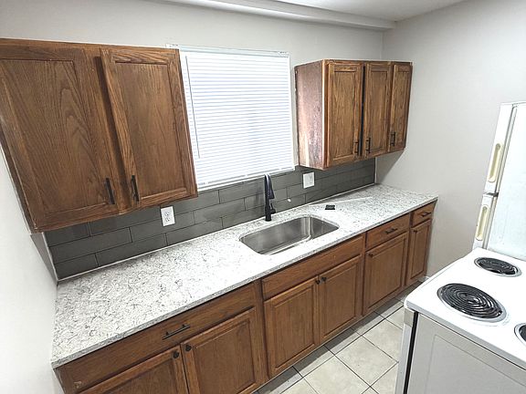 2nd image of 616 S 19th St #5