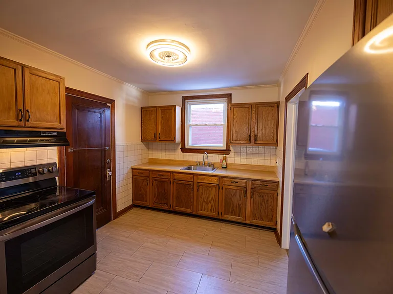 2111 Monroe St #1 — Photo 3