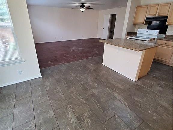 3rd image of 369 Copper Bluff Dr