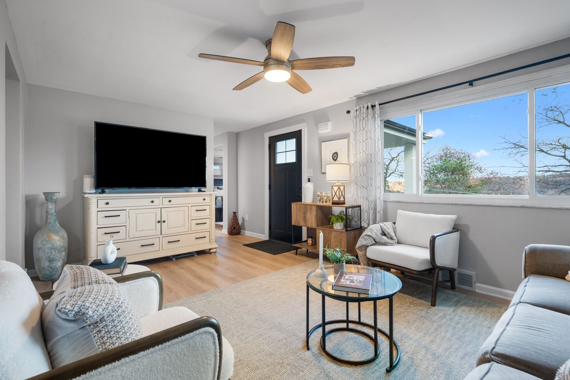 next background image