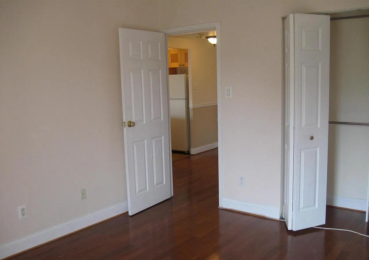 6001 Arlington Blvd — Photo 2