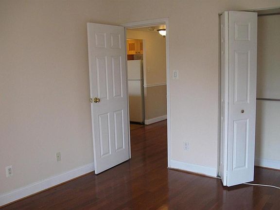 3rd image of 6001 Arlington Blvd APT 603