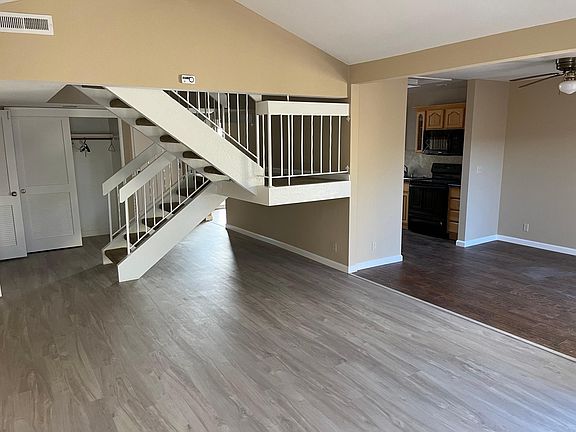 Living rm, dining rm