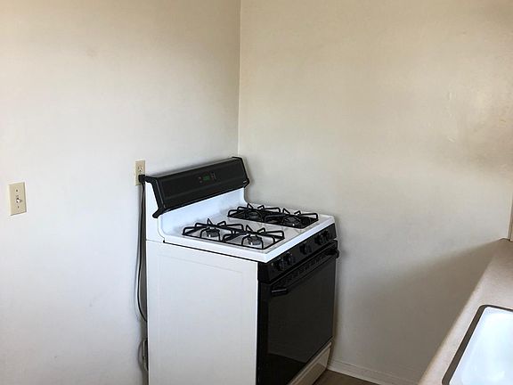 4th image of 12319 California St APT 6