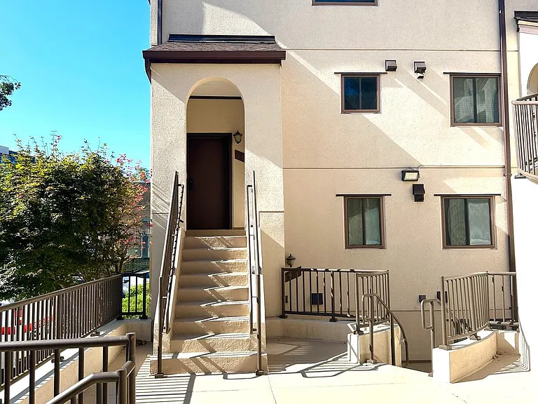 8902 Battery Pl — Photo 2