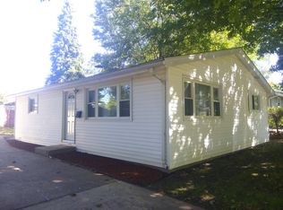 1422 Indian Ln, Carpentersville, IL 60110