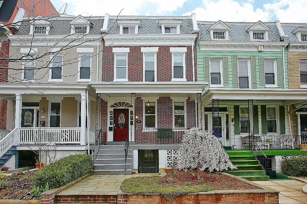 46 W St NW photo 1