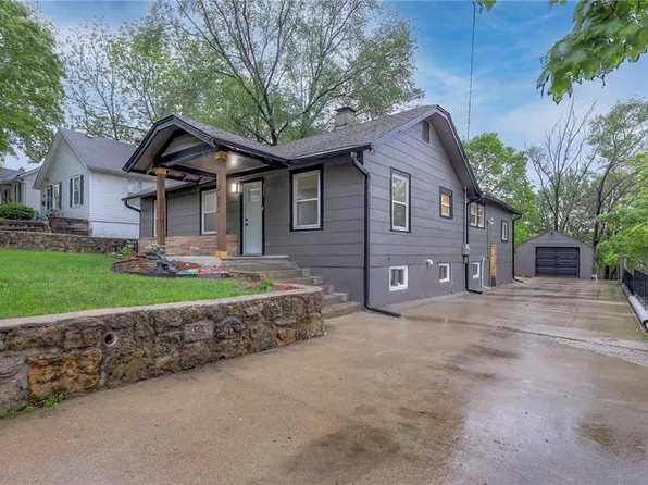 11307 E Peery St, Independence, MO 64054