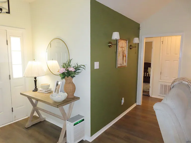 9471 Homestead Dr S — Photo 2