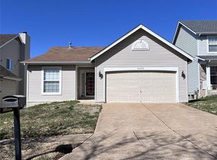 4929 High Crest Ct, Florissant, MO 63033