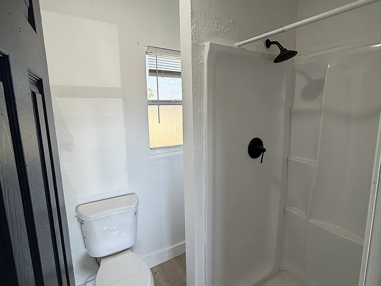 1821 13th St W #7 — Photo 3