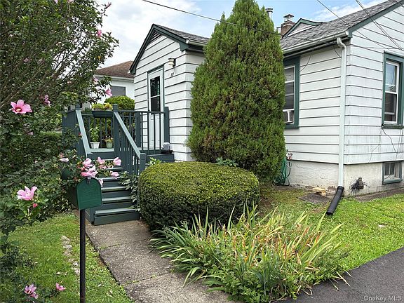 2nd image of 17 Sheridan Avenue