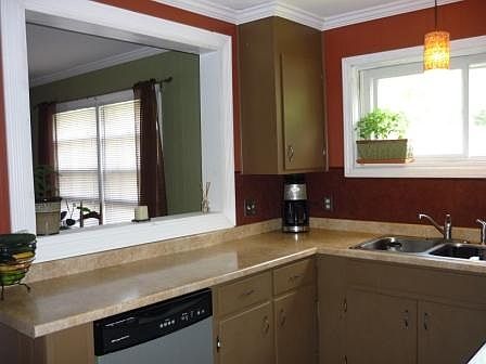 2nd image of 512 E Main St