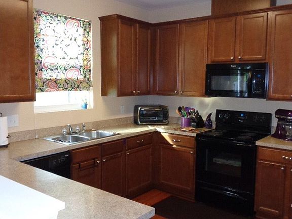 4th image of 3303 Cardinal Lake Dr