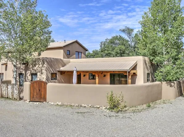 630 Zuni St #8, Taos, NM 87571