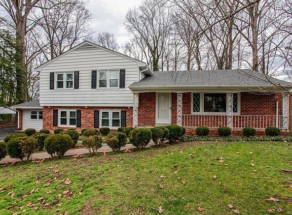 2nd image of 1823 Greenvale Ct