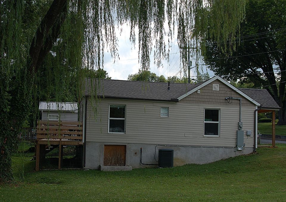 2nd image of 2904 Brock Ave