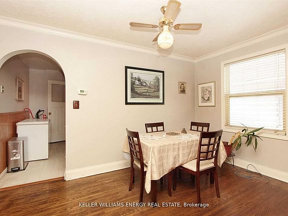 4th image of 64 Grenfell St