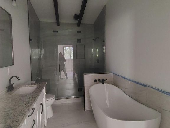 3rd image of 1845 Valgreen Ln
