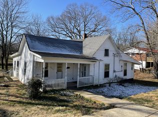 602 W Walnut St, Dickson, TN 37055