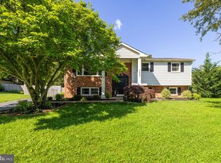 7802 Ontario Rd, Gainesville, VA 20155