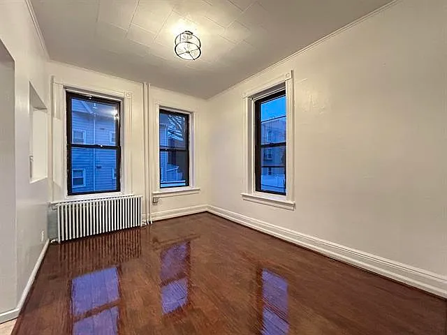 3 bed, 1.0 bath, $2,300 — Photo 4