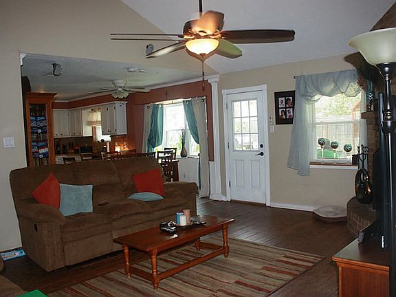 5th image of 3105 Stacy Ln