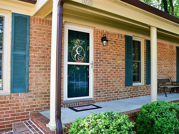 5th image of 1028 Stockleybridge Dr