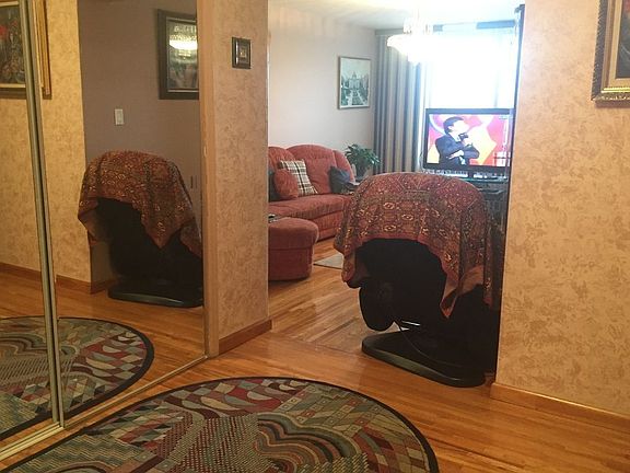 3rd image of 2514 E 7th St APT 6K