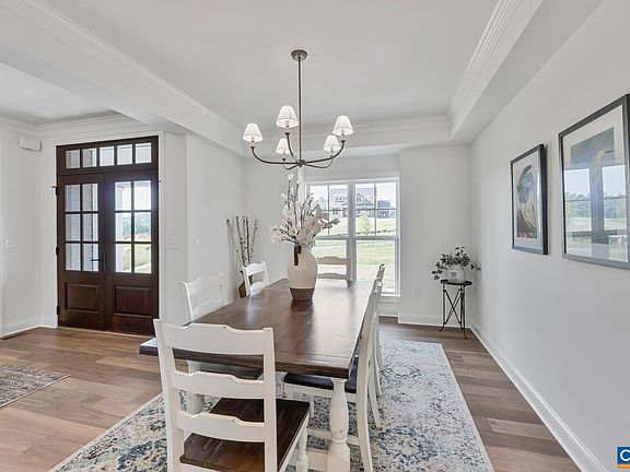 5th image of 2092 Garth Rd