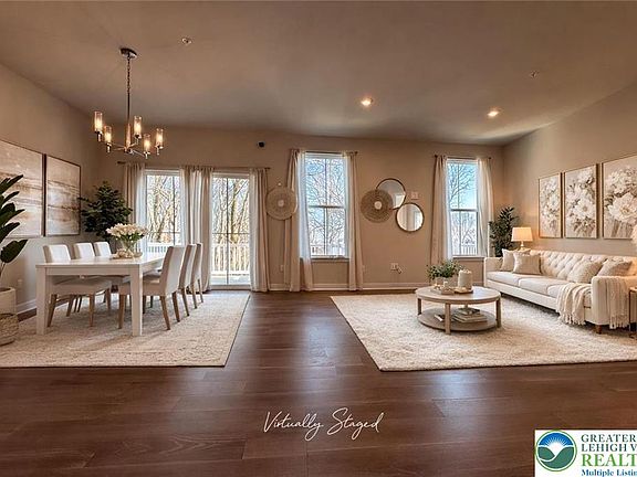 4th image of 1033 Watson Ct