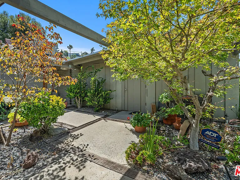 3641 Woodcliff Rd — Photo 3