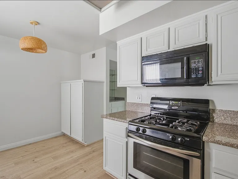 4148 Whitsett Ave #109 — Photo 5