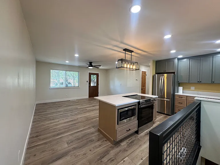 423 Huntridge Dr — Photo 7