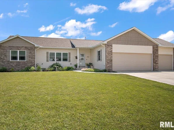 303 Gillman Ave, Washington, IL 61571