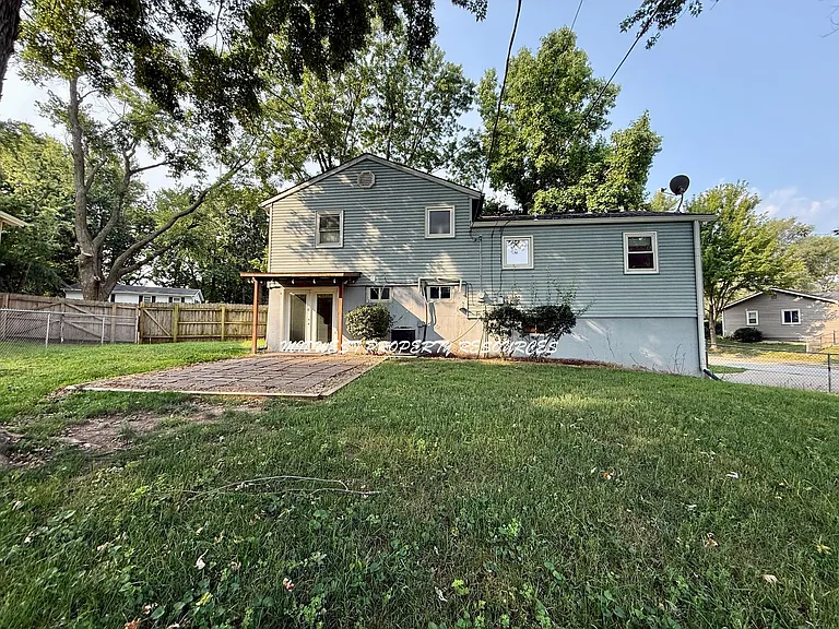 1100 NE Columbus St — Photo 21