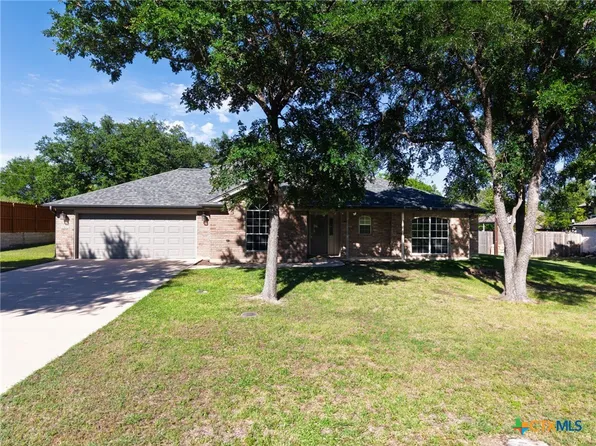 1909 Diamond Ridge Dr, Lampasas, TX 76550