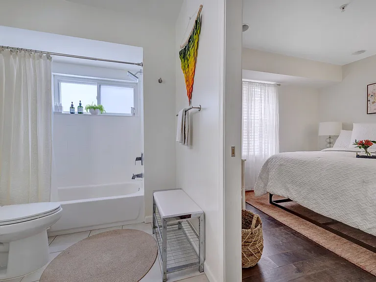 1346 Nicholson St NW #102 — Photo 12